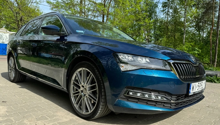 Skoda Superb cena 141000 przebieg: 48000, rok produkcji 2022 z Warszawa małe 37